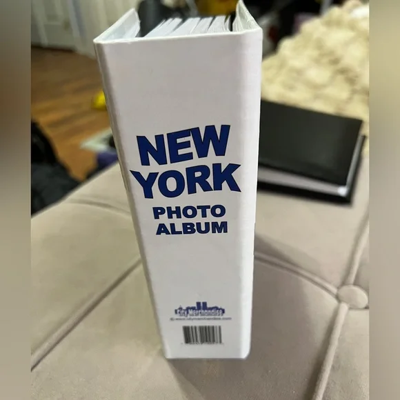 New York Themed Photo Album - White - Picture 3 of 4